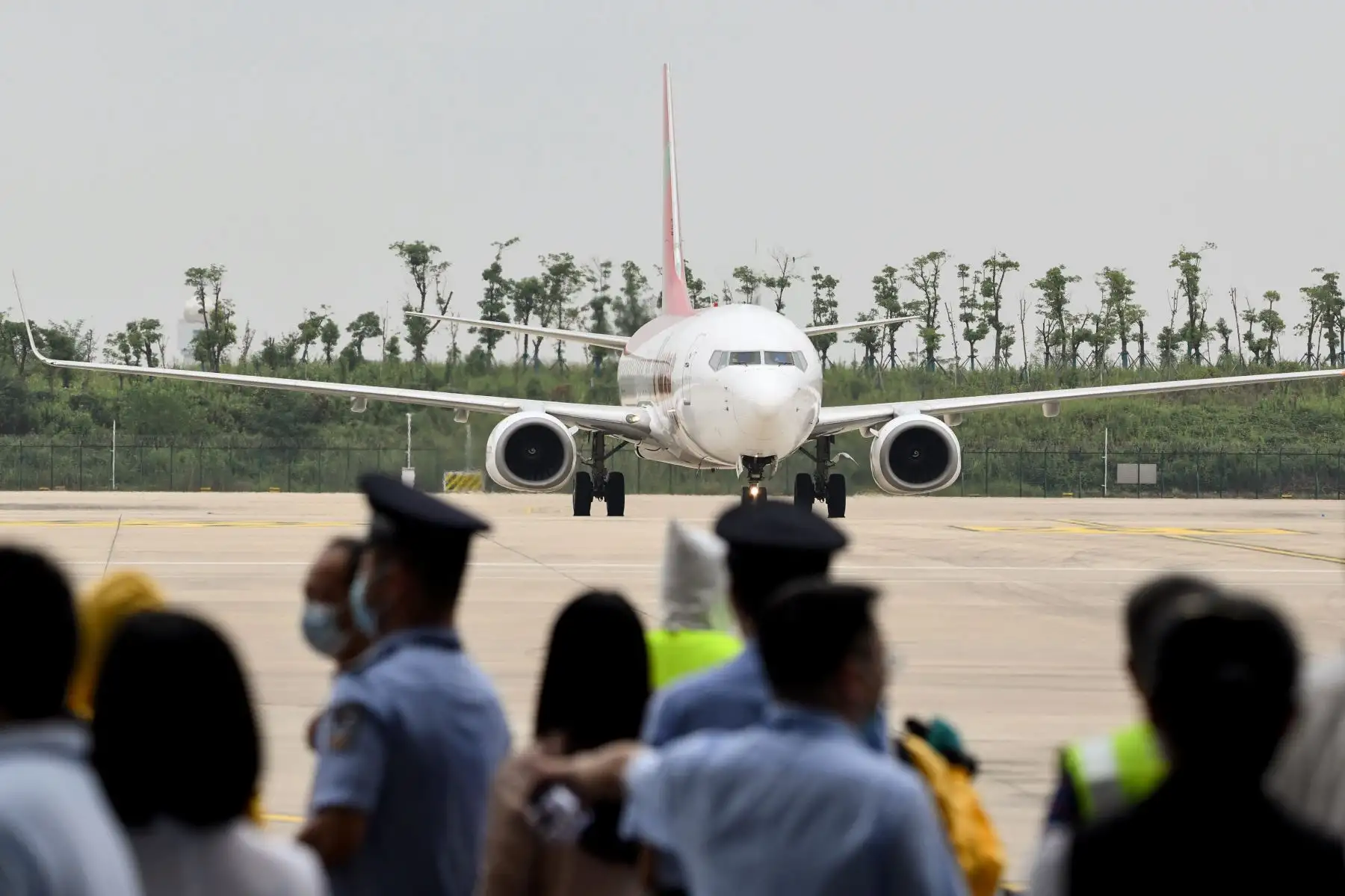 En esta foto tomada el 16 de septiembre de 2020, un Boeing 737-800 operado por la aerolínea surcoreana T