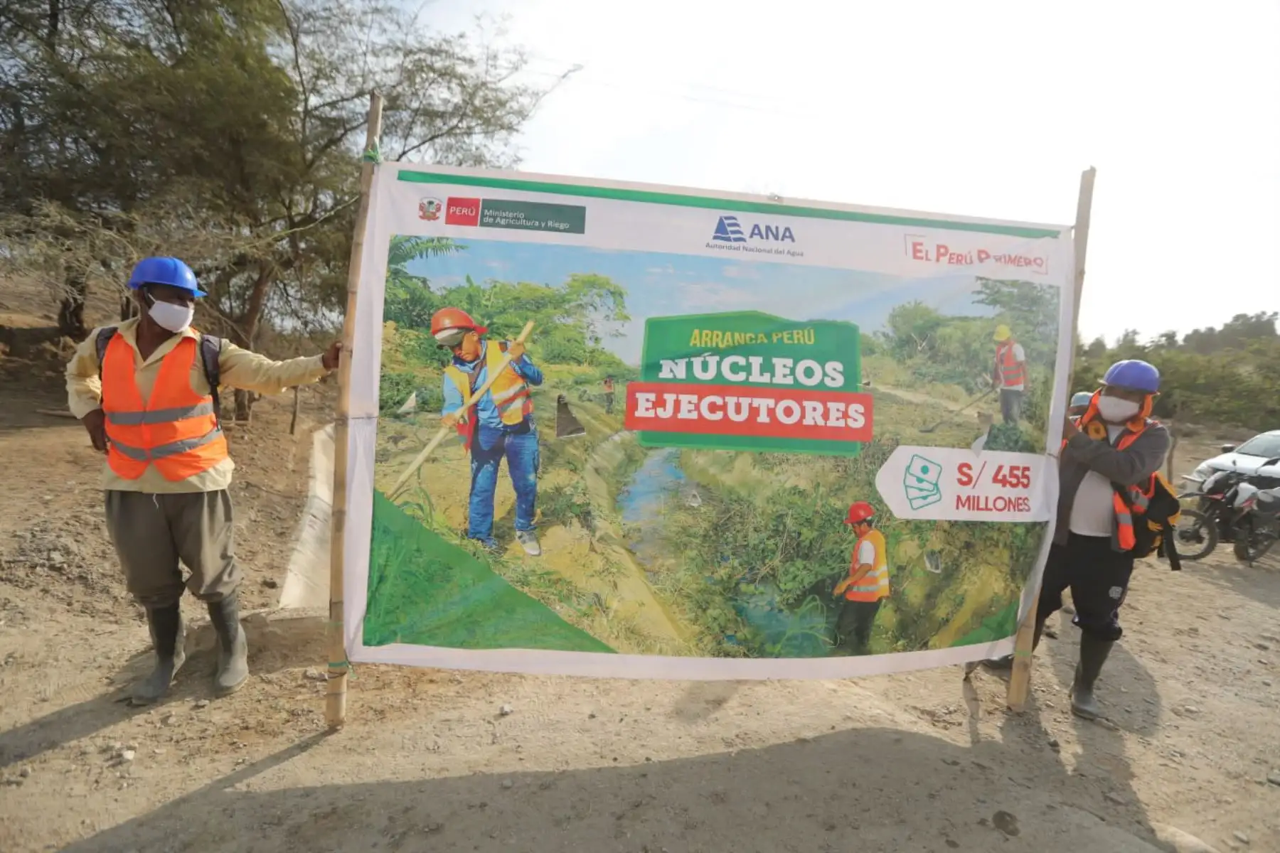 El presidente de la República, Martín Vizcarra inaugura infraestructura y hace entrega de bienes en la Cooperativa Agraria APPBOSA- Cadena de Banano orgánico en Piura.
Foto: ANDINA/Prensa Presidencia