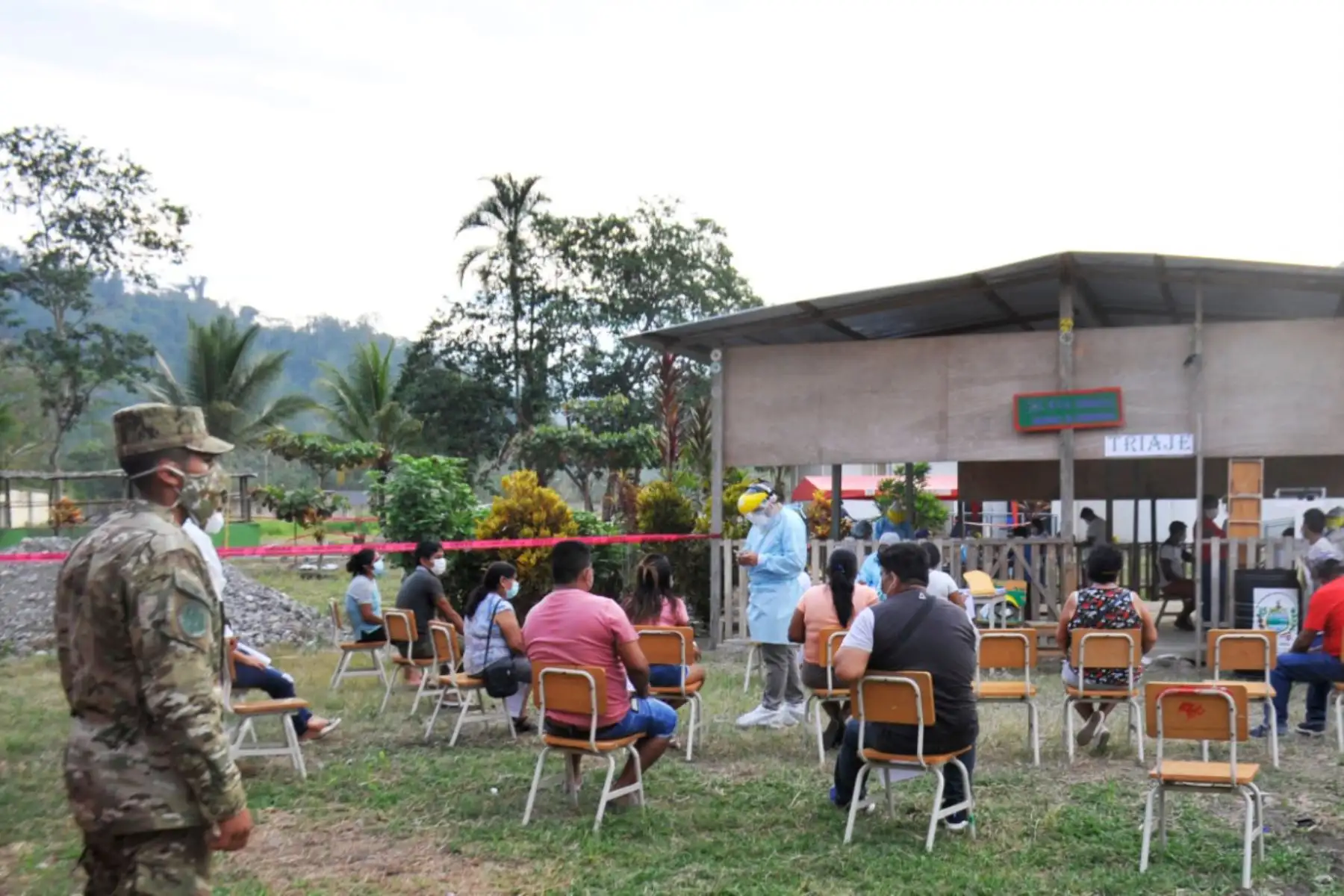 Comando Conjunto de las Fuerzas Armadas espera
llegar a más de 12 mil atenciones de salud en distritos de
Puquio y Llochegua, en Ayacucho.
Foto: CCFFAA