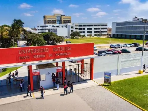 A la fecha, la Sunedu ha otorgado la licencia a seis programas de medicina y requerido un plan de adecuación para otros ocho programas de medicina de siete universidades. Foto: ANDINA/difusión.