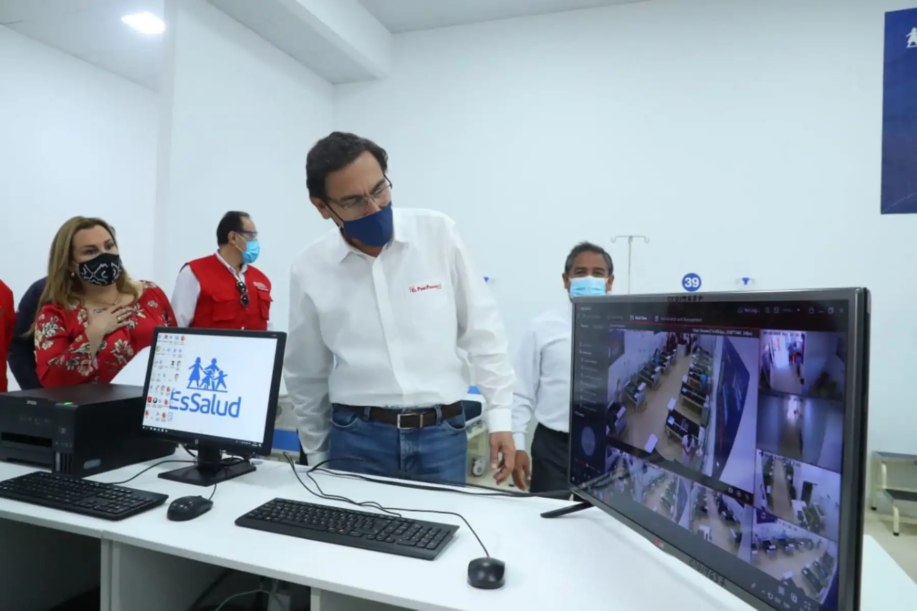 Presidente Vizcarra inspecciona la Villa EsSalud Virú en la región La Libertad