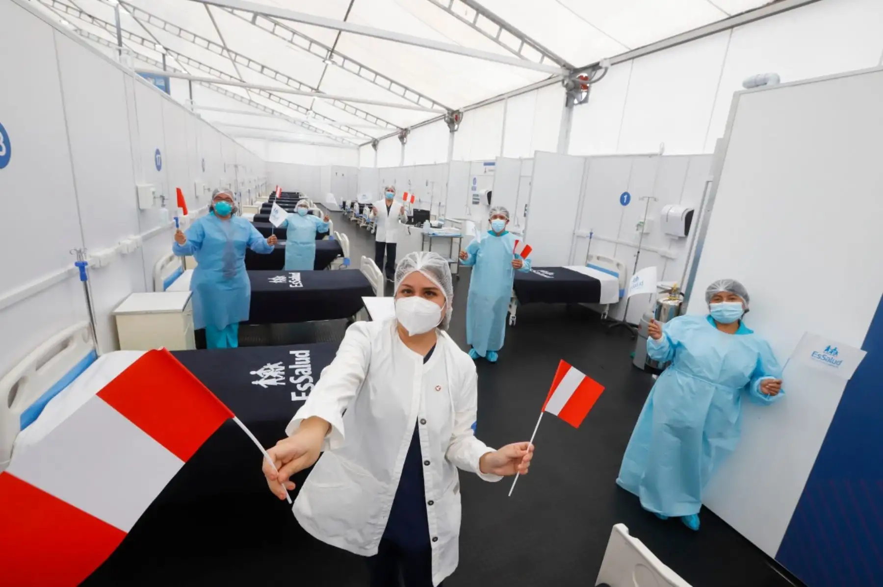 El presidente Martin Vizcarra, inspecciona Villa EsSalud La Libertad, establecimiento destinado para brindar atención a pacientes con Covid-19. Foto: ANDINA/ Prensa Presidencia