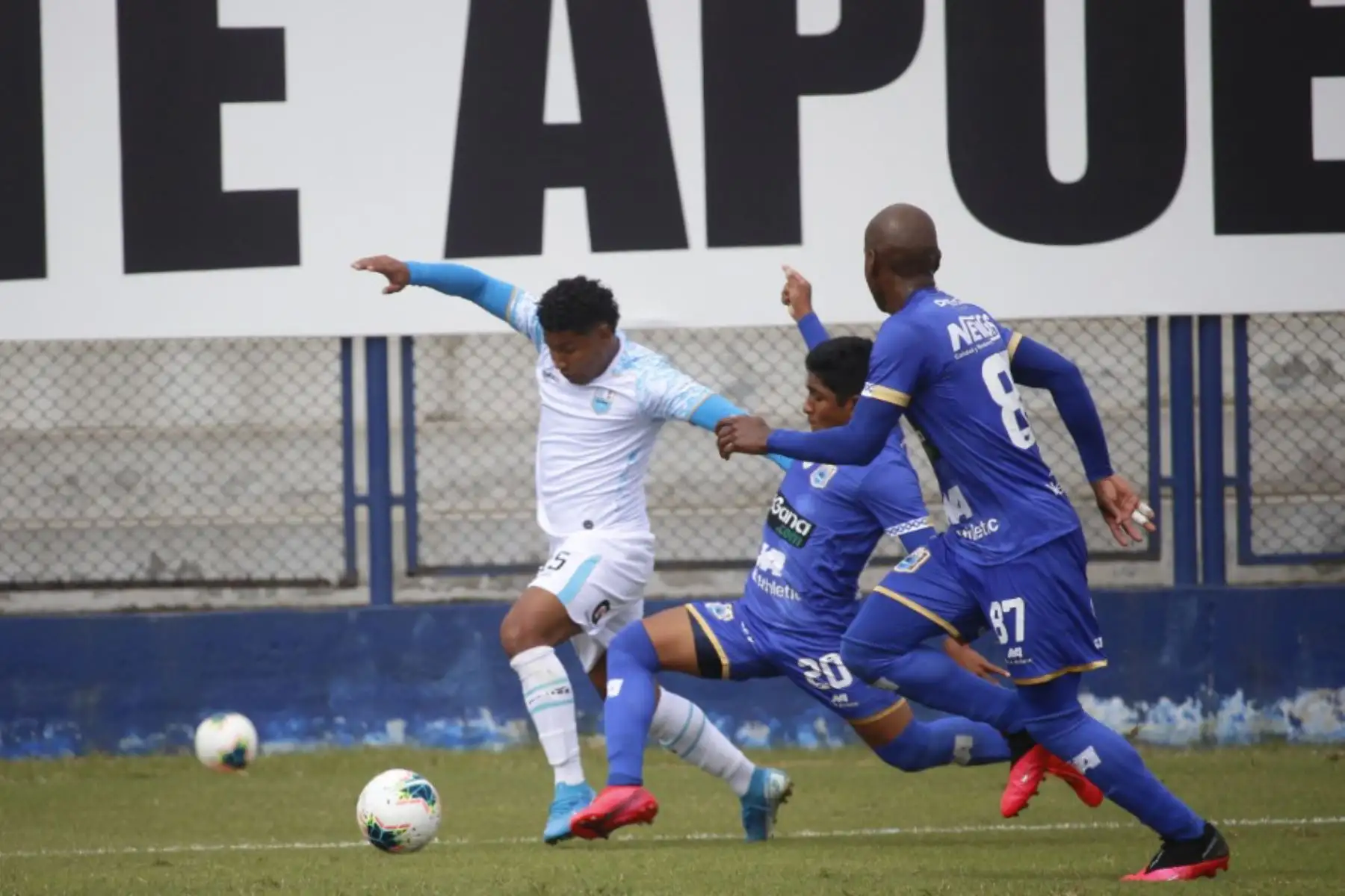 Deportivo Binacional se enfrenta al Club Llacuabamba por la jornada 12 de la Liga 1 que se disputa en el estadio Iván Elias Moreno.. 
Foto: @LigaFutProf