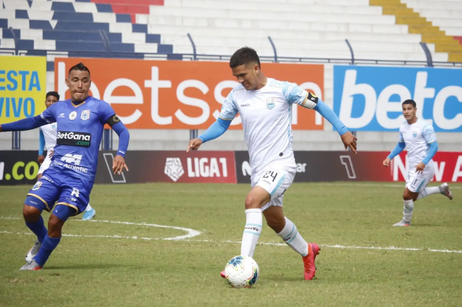 Deportivo Binacional se enfrenta al Club Llacuabamba por la jornada 12 de la Liga 1 que se disputa en el estadio Iván Elias Moreno.. 
Foto: @LigaFutProf