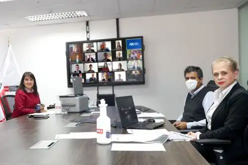 En la reunión con la presidenta de la ATU, María Jara,participaron los embajadores Alejandro Alvargonzález (España), Giancarlo María Curcio (Italia) y la Kate Harrisson (Reino Unido), además de  representantes de las embajadas de Austria, Alemania, Brasil, Canadá, Corea, Francia, India, Estados Unidos, Japón, Suecia y Rusia. ANDINA/ATU