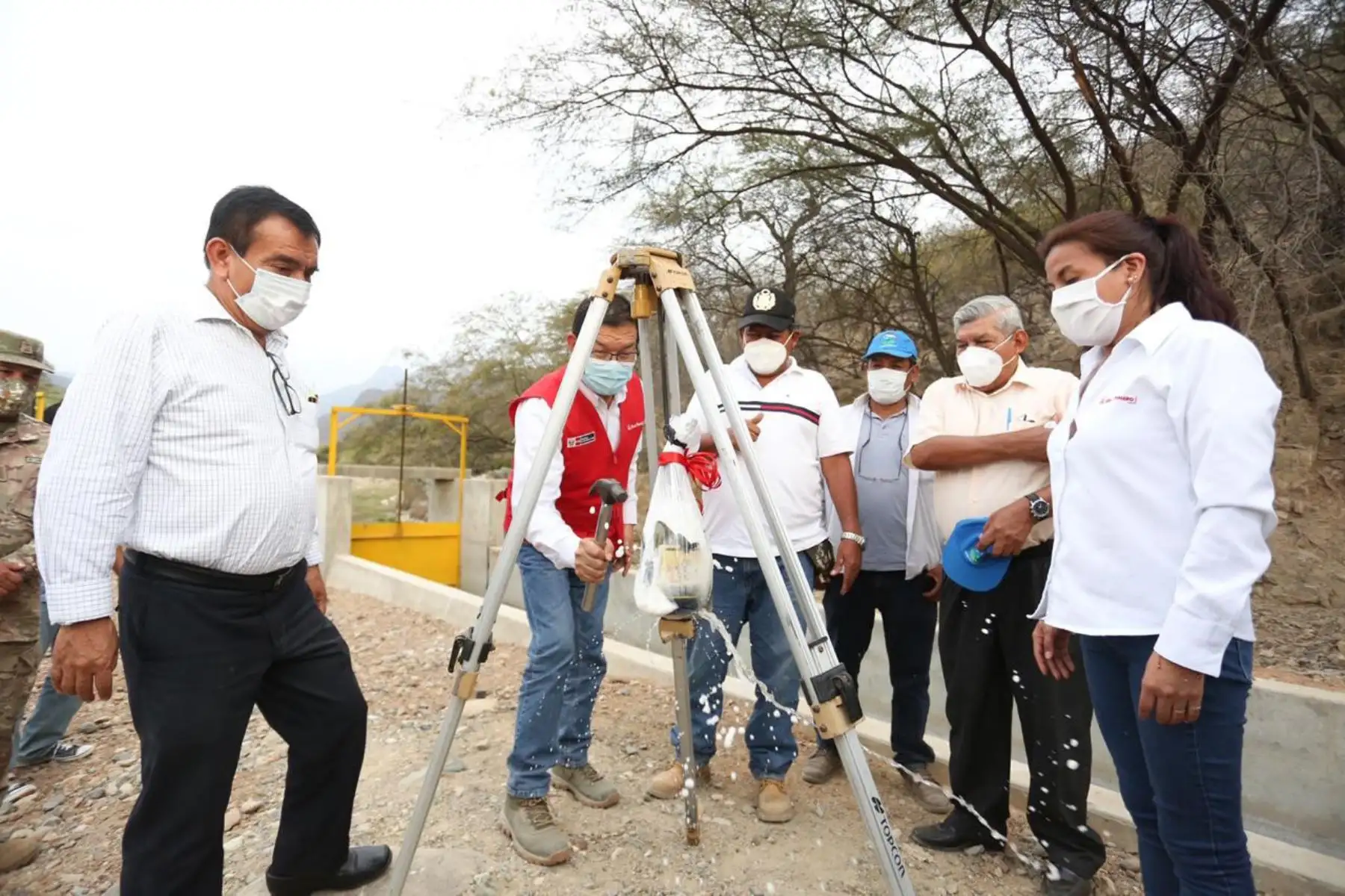 Ministro de Agricultura Jorge Montenegro entregó obras de riego que benefician a más de 1,000 productores agrarios del norte del país.