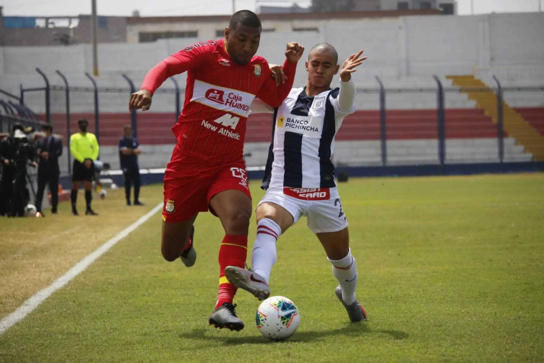 Alianza Lima y Sport Huancayo se enfrentan por la jornada 12 de la Liga 1, en el estadio Iván Elías Moreno de Villa El Salvador. Foto: @LigaFutProf Alianza Lima y Sport Huancayo se enfrentan por la jornada 12 de la Liga 1, en el estadio Iván Elías Moreno de Villa El Salvador. Foto: @LigaFutProf