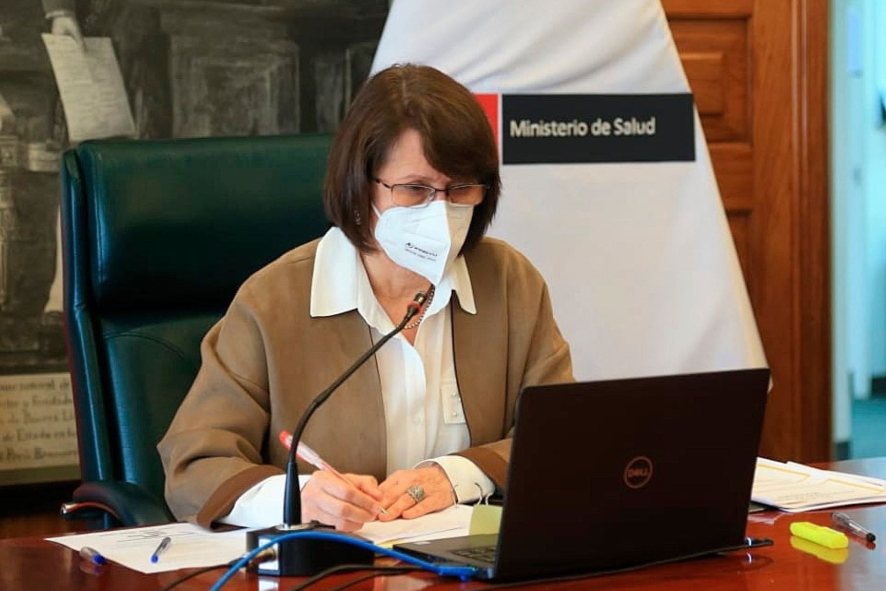 Peruvian Health Minister Pilar Mazzetti holds a virtual meeting with legislators. Photo: Twitter
