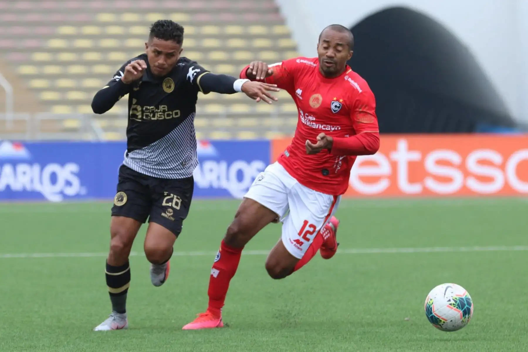 Cienciano y Cusco F.C. se enfrentan por la fecha 12 del Torneo Apertura. El encuentro se realiza en el estadio de San Marcos. Foto: Liga 1
