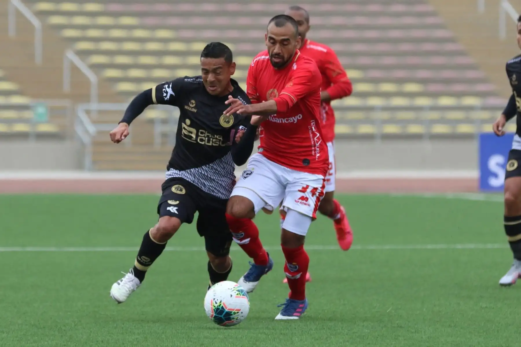 Cienciano y Cusco F.C. se enfrentan por la fecha 12 del Torneo Apertura. El encuentro se realiza en el estadio de San Marcos. Foto: Liga 1
