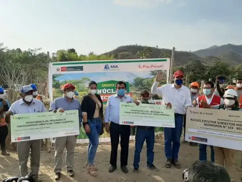 Entrega de créditos de Fondo Agroperú.
