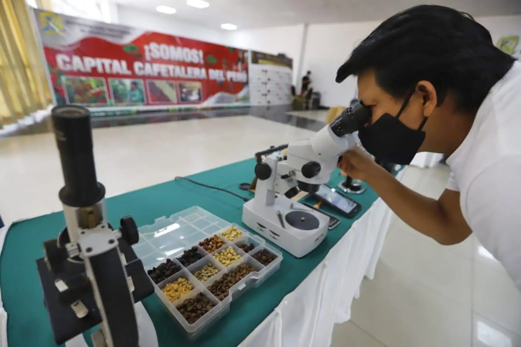 Presidente Martín Vizcarra participa en lanzamiento de la marca Café Chanchamayo. Foto: ANDINA/Prensa Presidencia