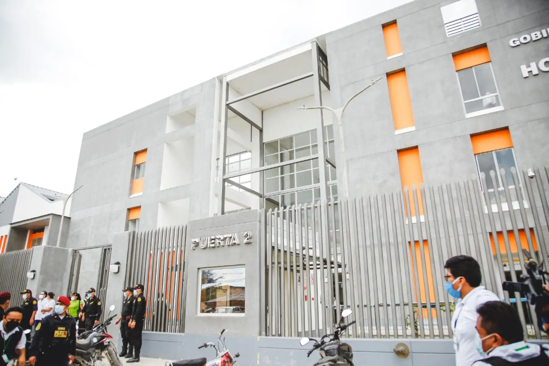 Ministra  de Desarrollo e Inclusión Social,  Patricia Donayre, visita el hospital de Moyobamba y dialogó con el personal médico y conoció la situación que vive la región en la emergencia sanitaria. 
Foto: Midis