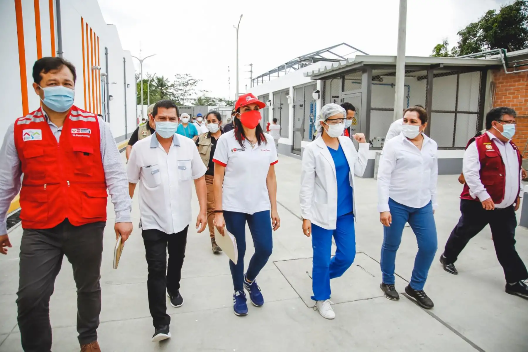 Ministra  de Desarrollo e Inclusión Social,  Patricia Donayre, visita el hospital de Moyobamba y dialogó con el personal médico y conoció la situación que vive la región en la emergencia sanitaria. 
Foto: Midis