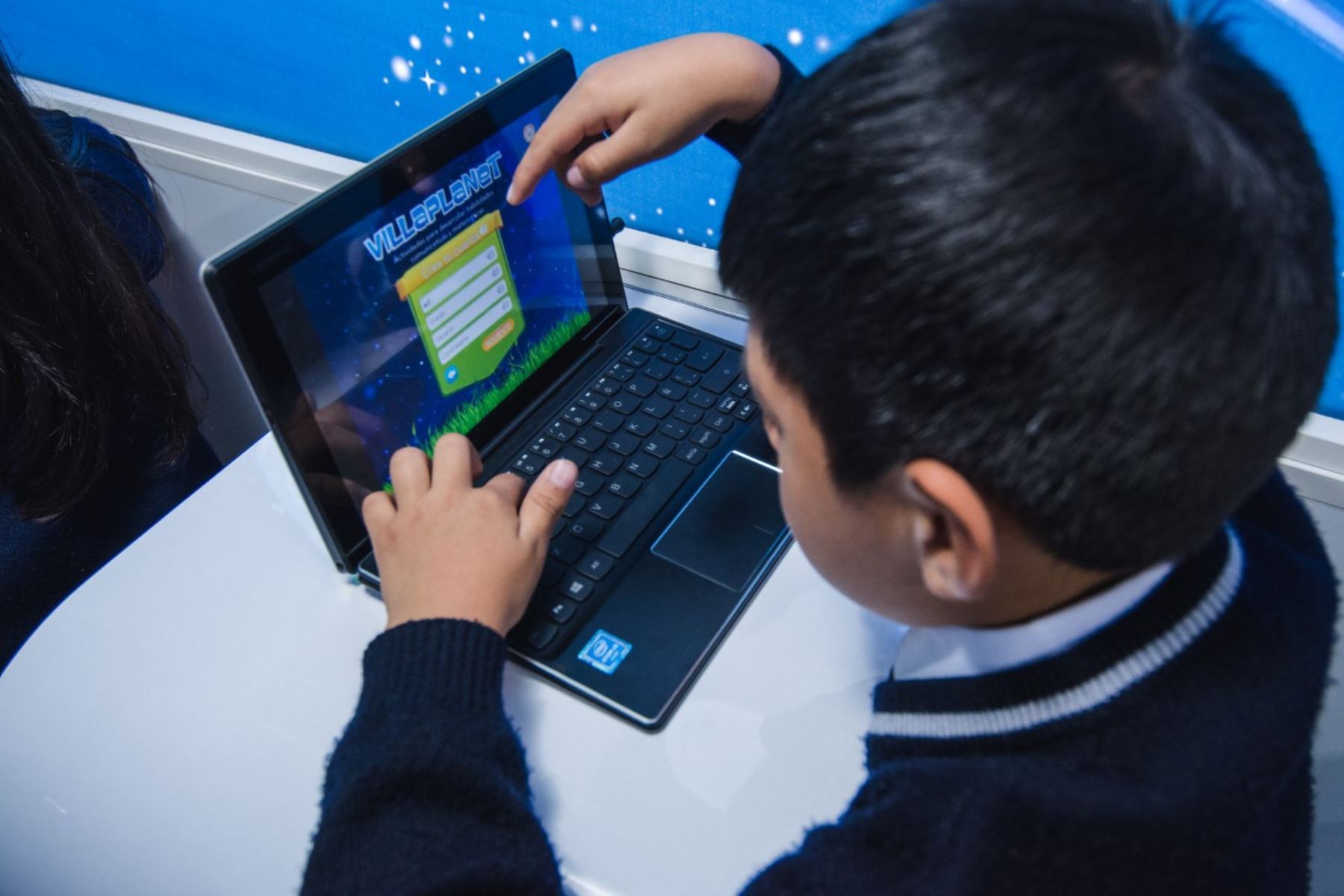 Más de 57,000 estudiantes de Huánuco se beneficiarán con las tabletas electrónicas que distribuye el Ministerio de Educación. ANDINA/Difusión