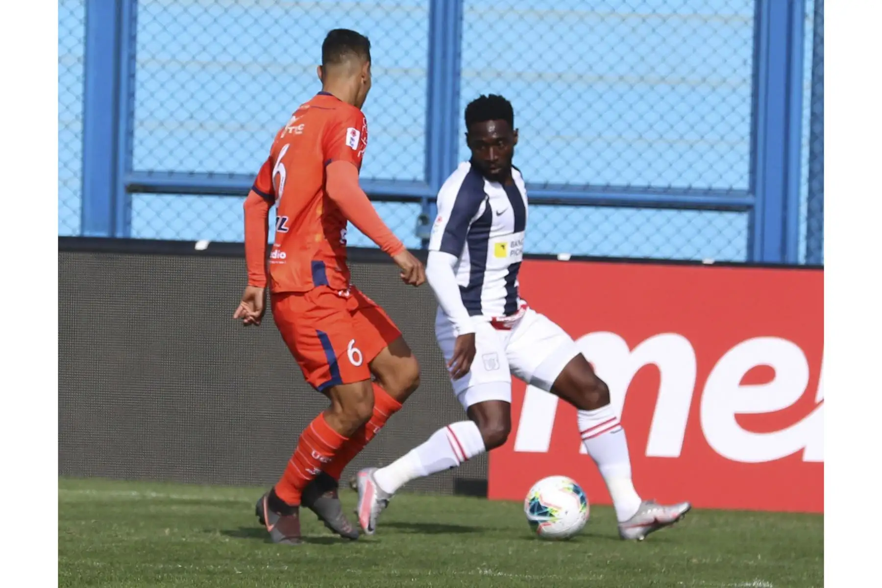 Alianza Lima juega contra la Universidad César Vallejo en el estadio Alberto Gallardo por la fecha 13 del Torneo Apertura. Foto: Liga 1