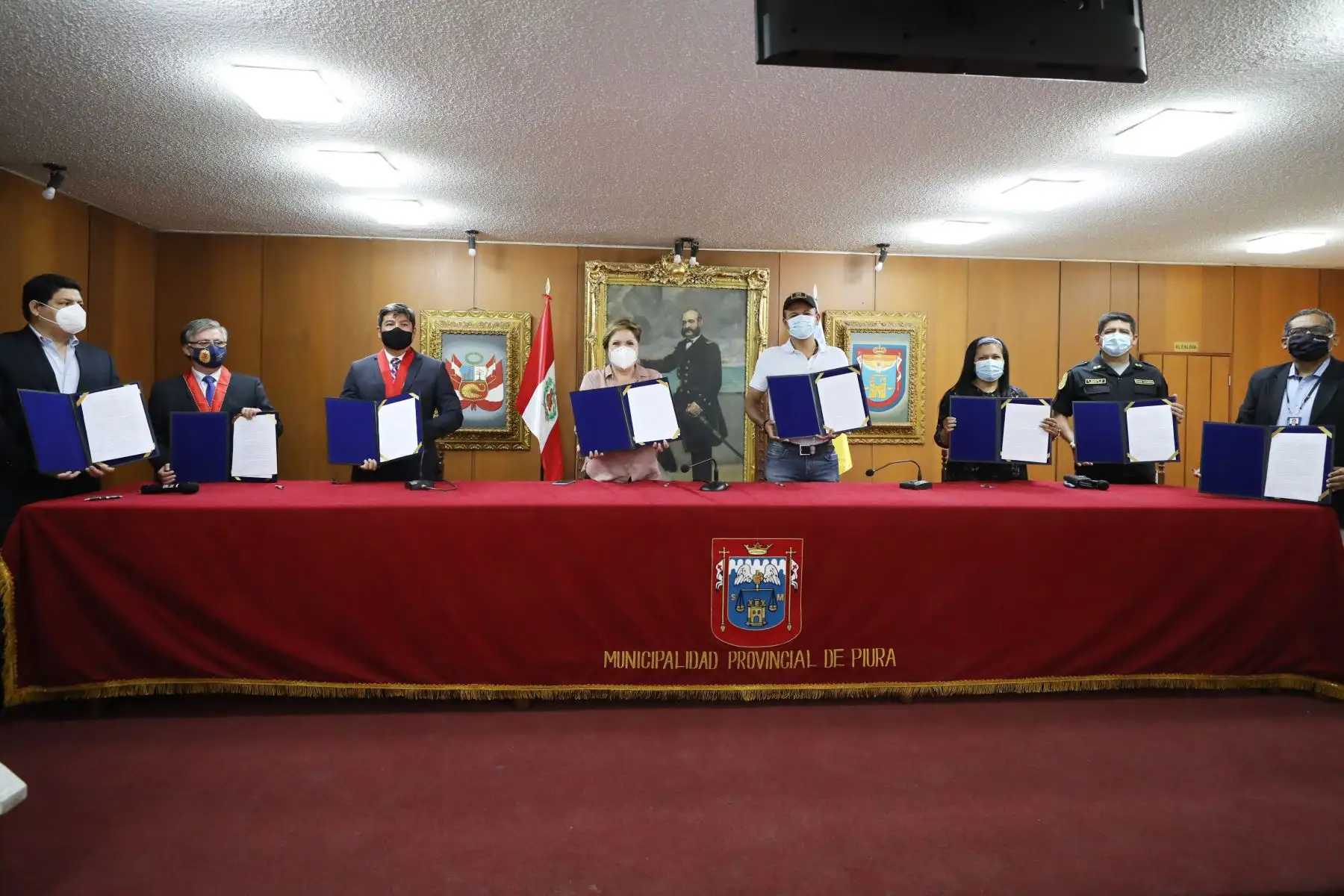 Ministra de la Mujer, Rosario Sasieta, suscribió Acta de Intención con autoridades piuranas.
Foto: MIMP