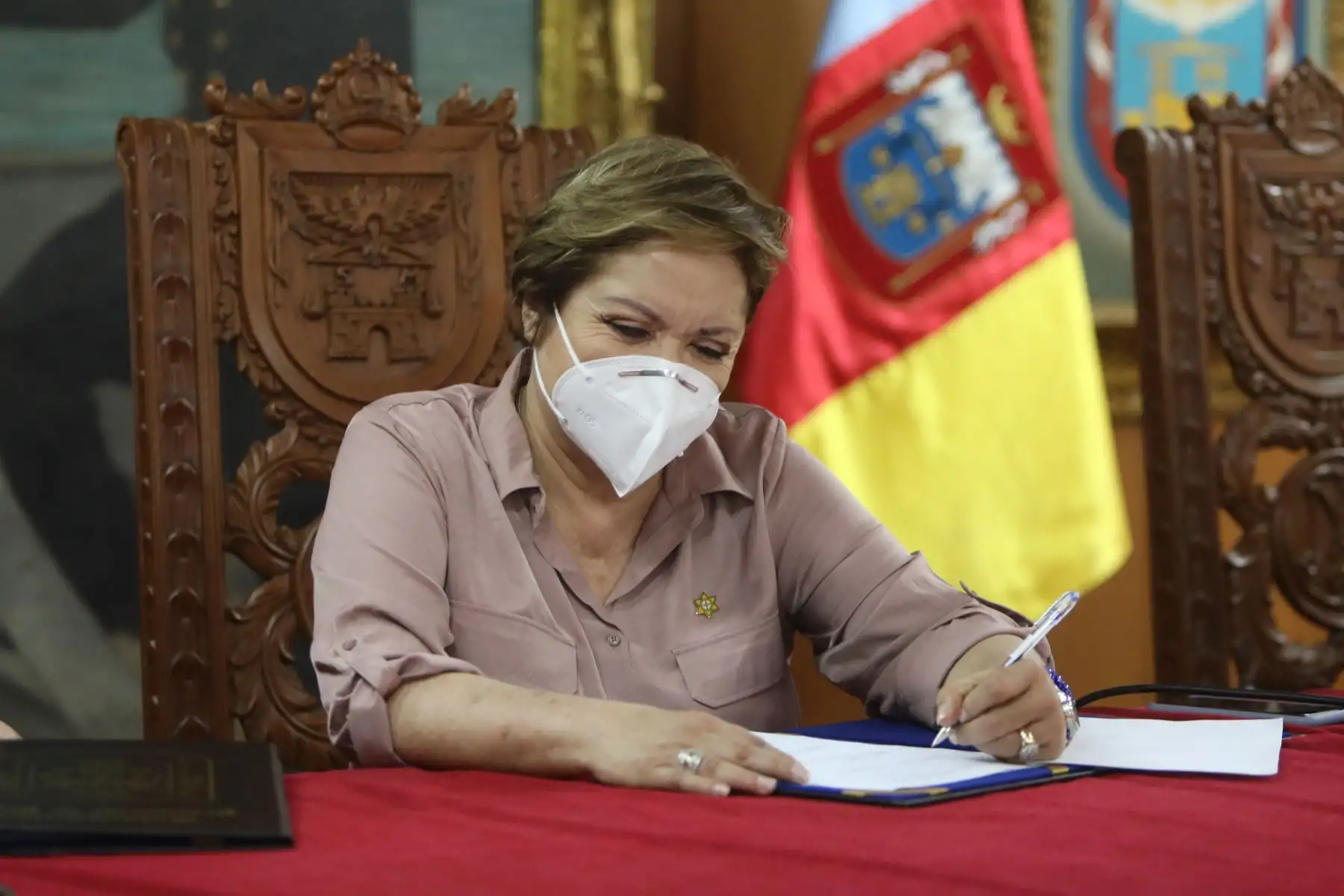 Ministra de la Mujer, Rosario Sasieta, suscribió Acta de Intención con autoridades piuranas.
Foto: MIMP