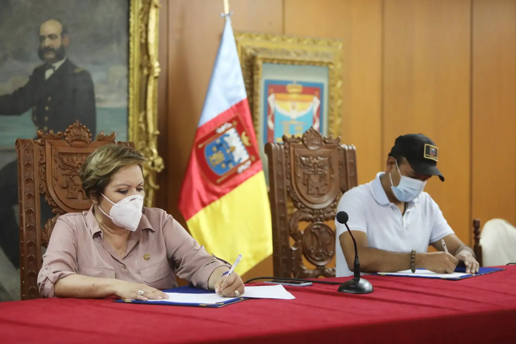 Ministra de la Mujer, Rosario Sasieta, suscribió Acta de Intención con autoridades piuranas.
Foto: MIMP