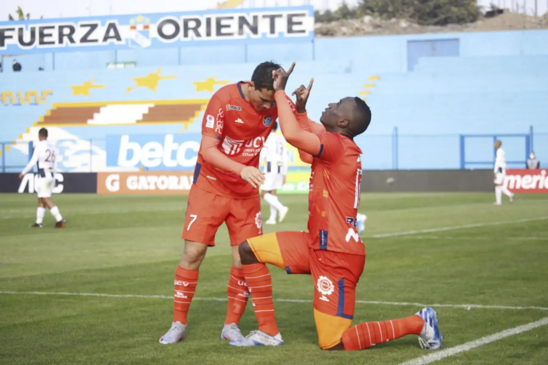 Alianza Lima juega contra la Universidad César Vallejo en el estadio Alberto Gallardo por la fecha 13 del Torneo Apertura. Foto: Liga 1
