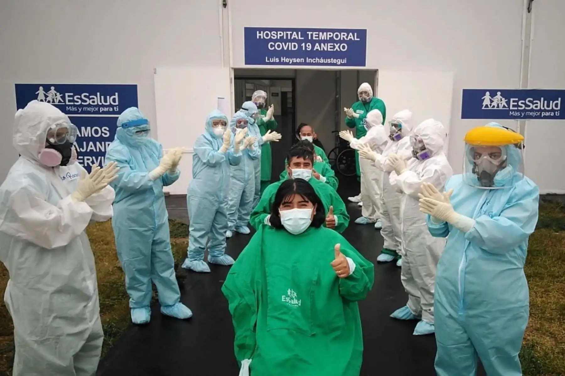 Pacientes del hospital Luis Heysen de Lambayeque reciben el alta médica tras superar el covid-19. Foto: ANDINA/Difusión