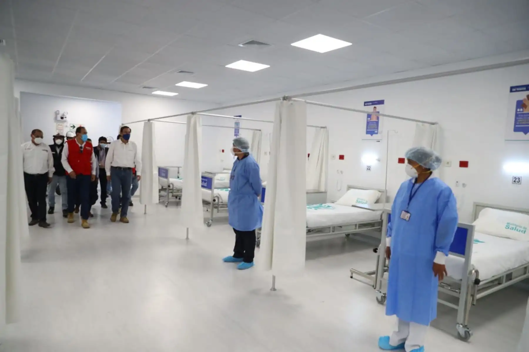 El presidente de la República, Martín Vizcarra, pone en funcionamiento el Centro de  Atención y Aislamiento Temporal, que cuenta con 50 camas de hospitalización para pacientes Covid 19 en Sicuani, Cusco. Foto: ANDINA/ Prensa Presidencia