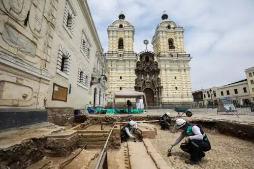 hallan restos arqueológicos en la plazuela de San Francisco. Foto: ANDINA/difusión.