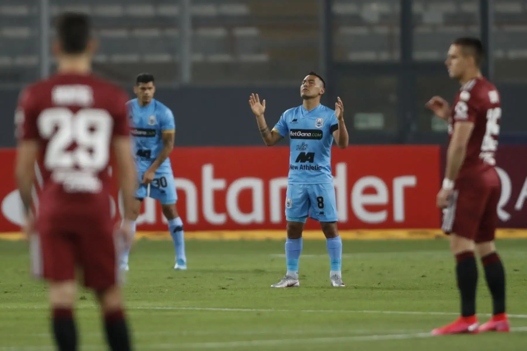 Binacional y River Plate se enfrentan por el grupo D de la Copa Libertadores en el Estadio Nacional de Lima. Foto: AFP Binacional y River Plate se enfrentan por el grupo D de la Copa Libertadores en el Estadio Nacional de Lima. Foto: AFP