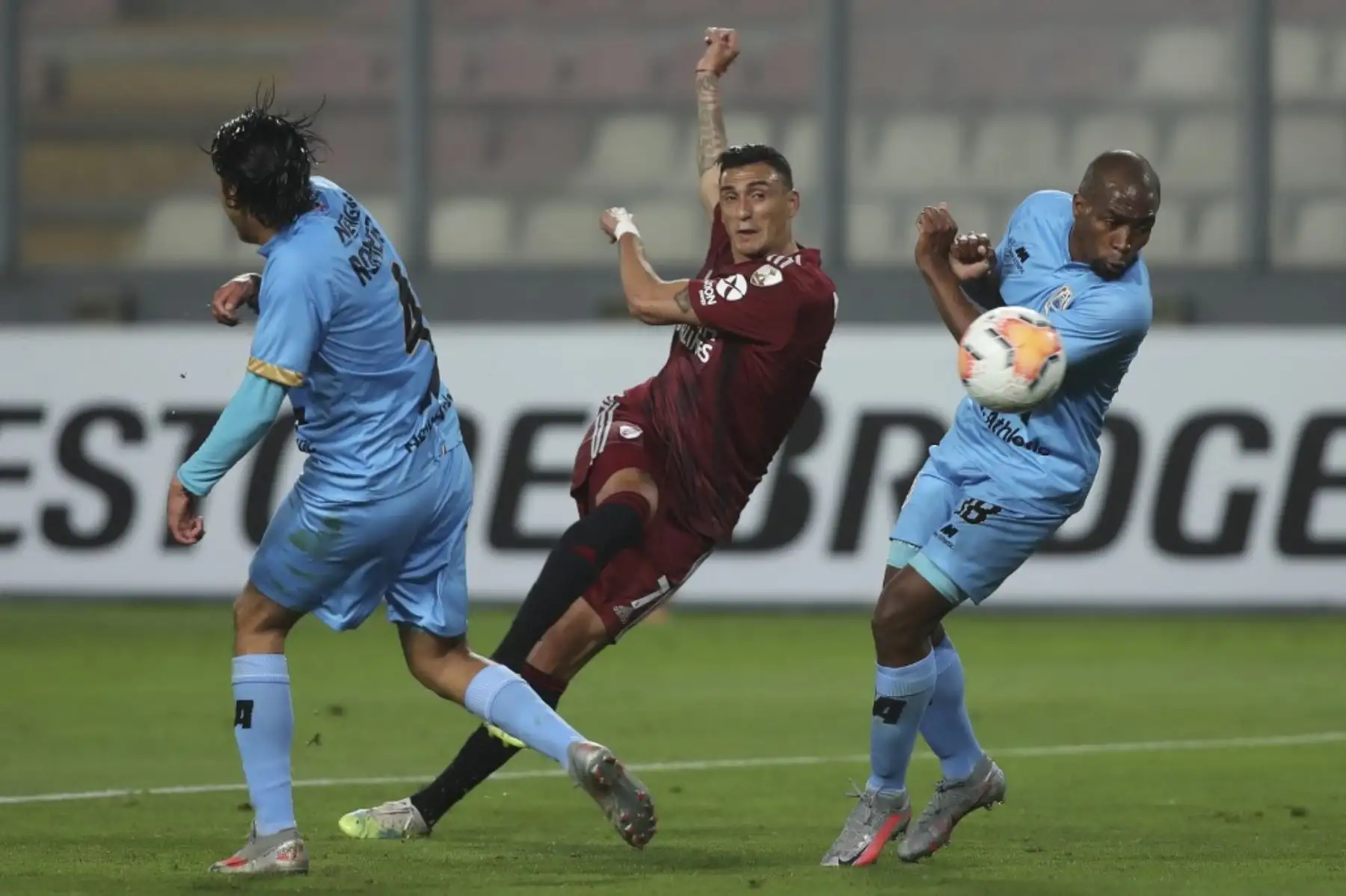 Binacional y River Plate se enfrentan por el grupo D de la Copa Libertadores en el Estadio Nacional de Lima. Foto: AFP Binacional y River Plate se enfrentan por el grupo D de la Copa Libertadores en el Estadio Nacional de Lima. Foto: AFP