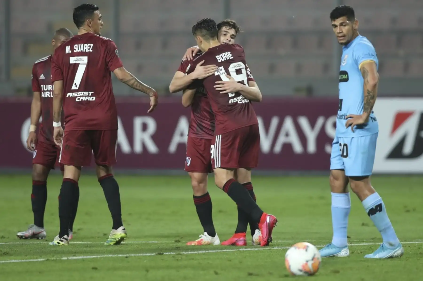Binacional cayó 6-0 ante River Plate en Lima por la Copa Libertadores. En el partido de ida perdieron 8-0 en Buenos Aires. Foto: AFP Binacional cayó 6-0 ante River Plate en Lima por la Copa Libertadores. En el partido de ida perdieron 8-0 en Buenos Aires. Foto: AFP