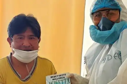 La lectura es una herramienta terapéutica poderosa en el proceso de recuperación y rehabilitación de los pacientes. ANDINA/Prensa Presidencia