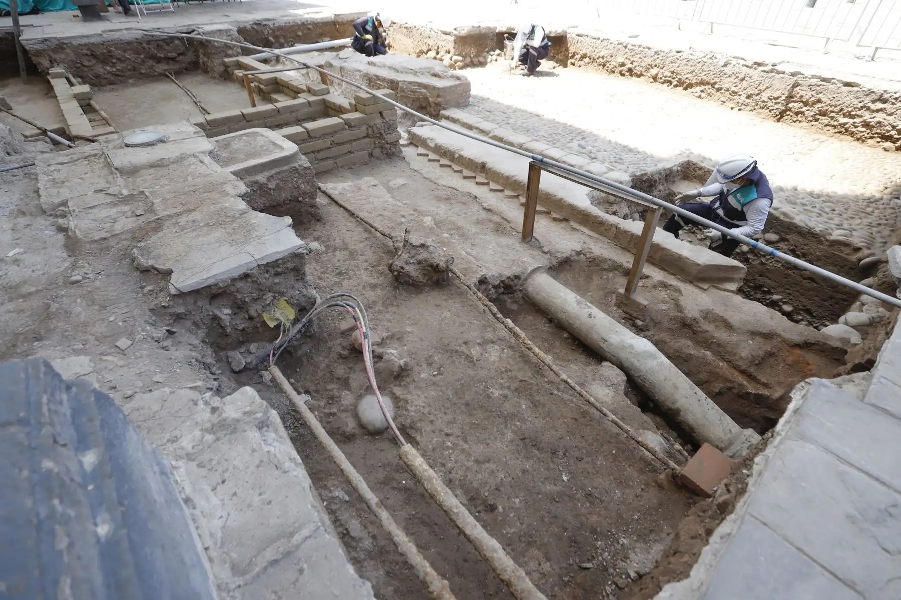 Ministro de Cultura, Alejandro Neyra visitó los descubrimientos Arqueológicos de la plazuela de San Francisco. Foto:ANDINA/Ministerio de Cultura