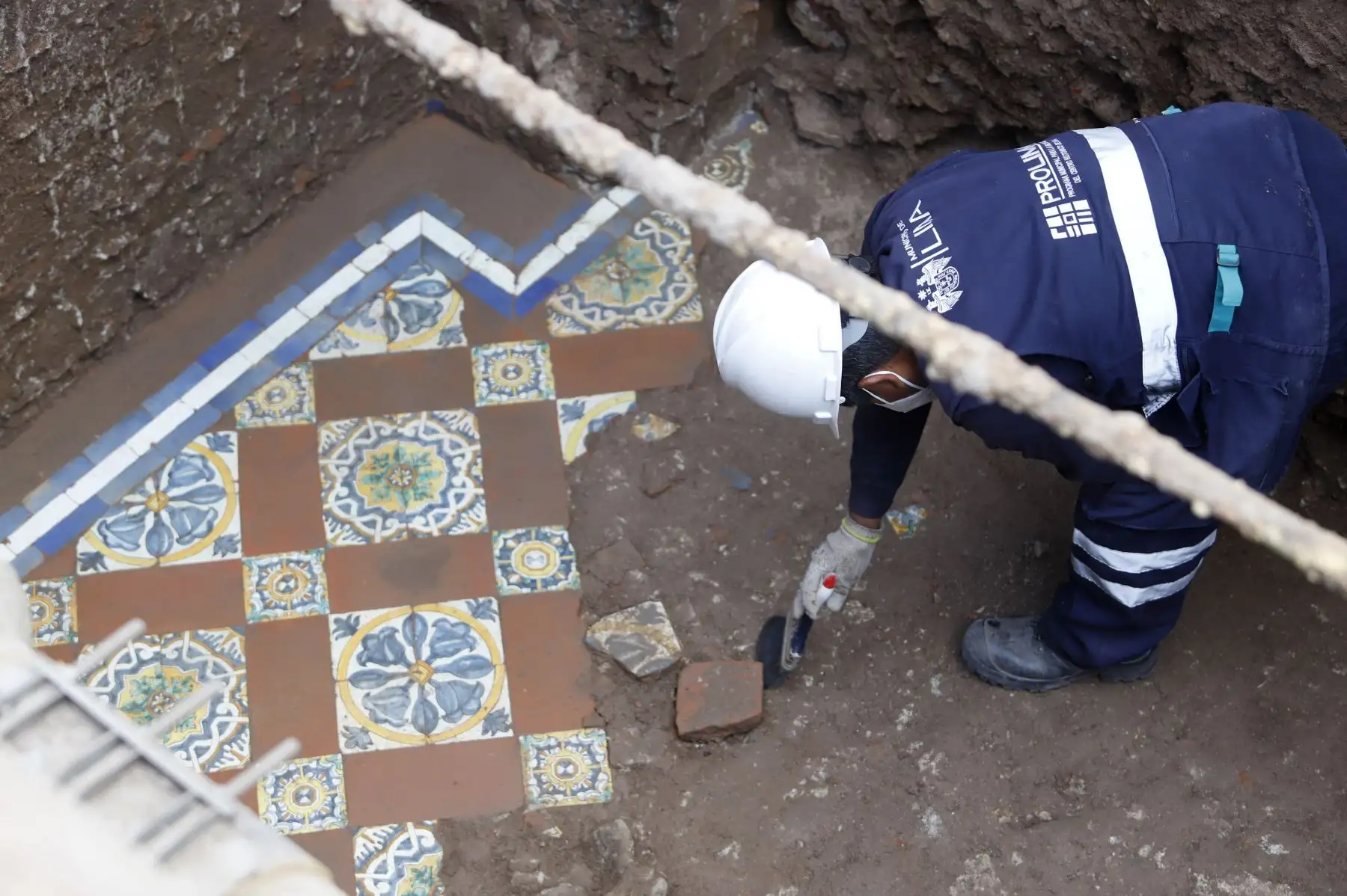 Ministro de Cultura, Alejandro Neyra visitó los descubrimientos Arqueológicos de la plazuela de San Francisco. Foto:ANDINA/Ministerio de Cultura