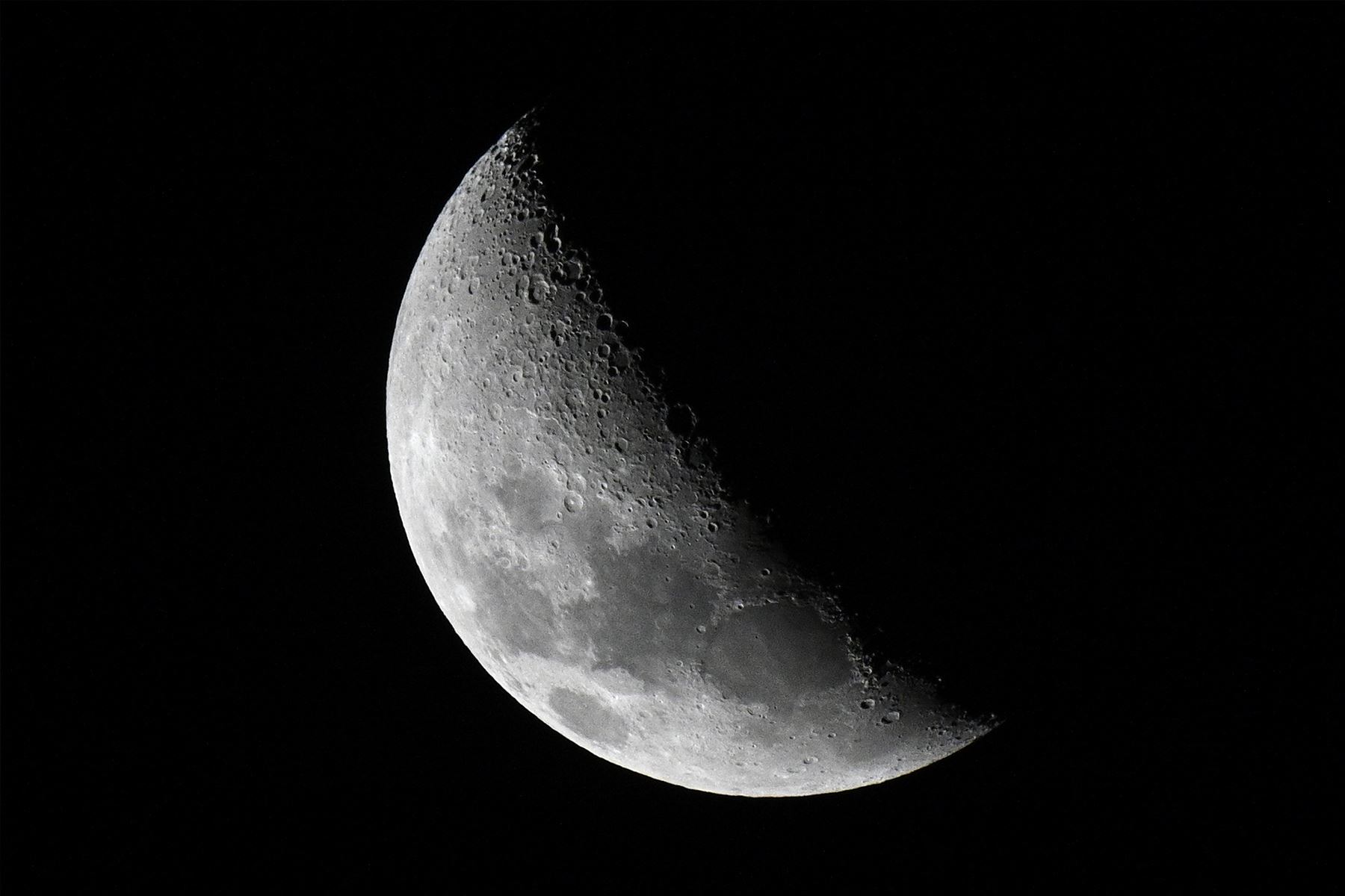 Se podrá ver la aproximación entre la Luna y Júpiter en el cielo peruano. Foto: AFP.