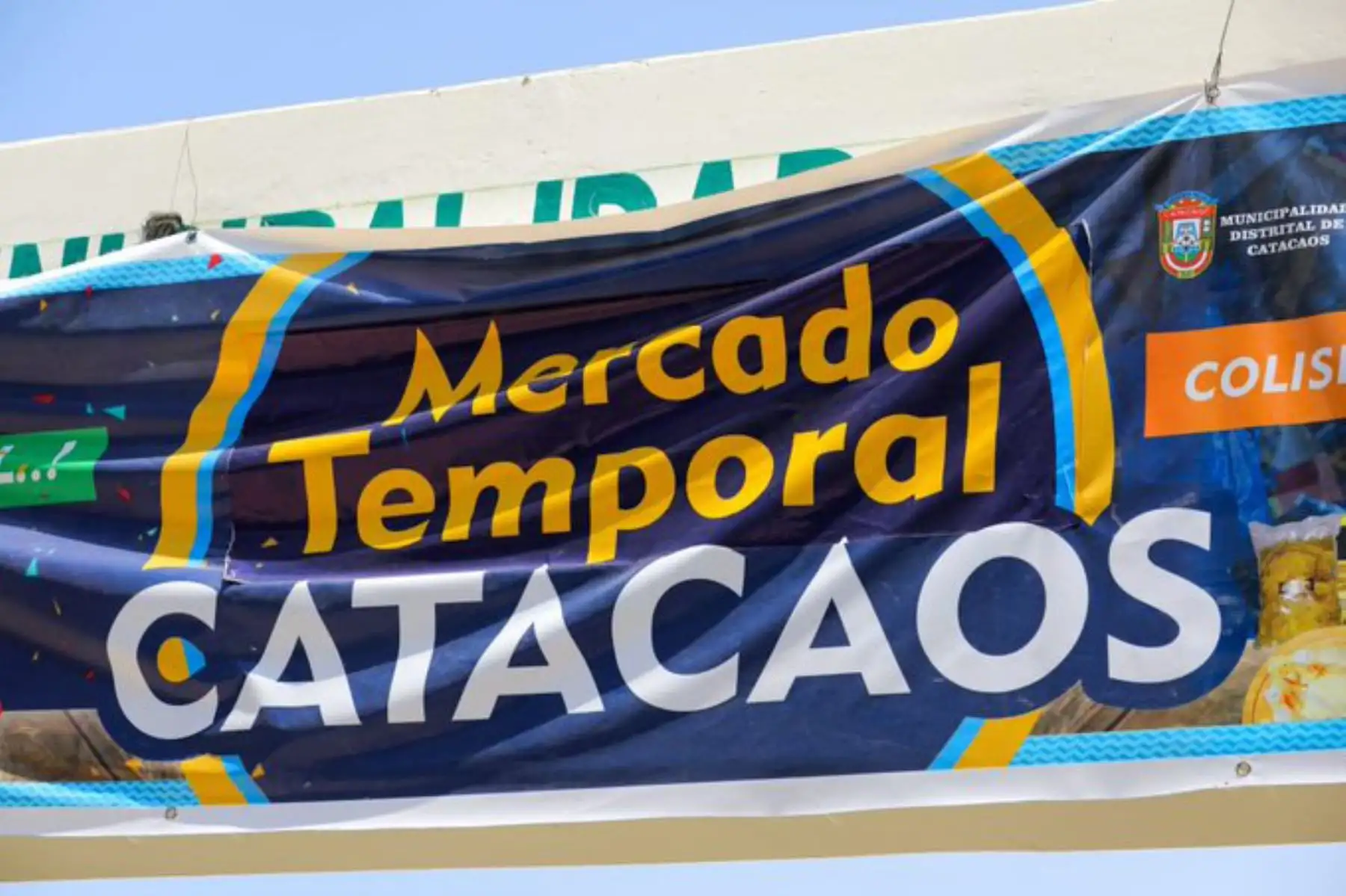 Miinistro de la Producción, José Salardi  y el alcalde de Catacaos, José Luis Muñoz, realizan el reconocimiento del nuevo Mercado Temporal del distrito, a fin de generar condiciones óptimas para el abastecimiento de productos de primera necesidad y mitigar riesgos de contagios de covid-19.
Foto: Produce