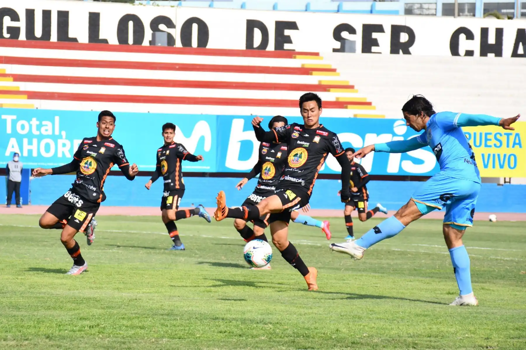 Binacional y Ayacucho F.C. se enfrentan por la fecha 13 del Torneo Apertura. Foto: Liga 1