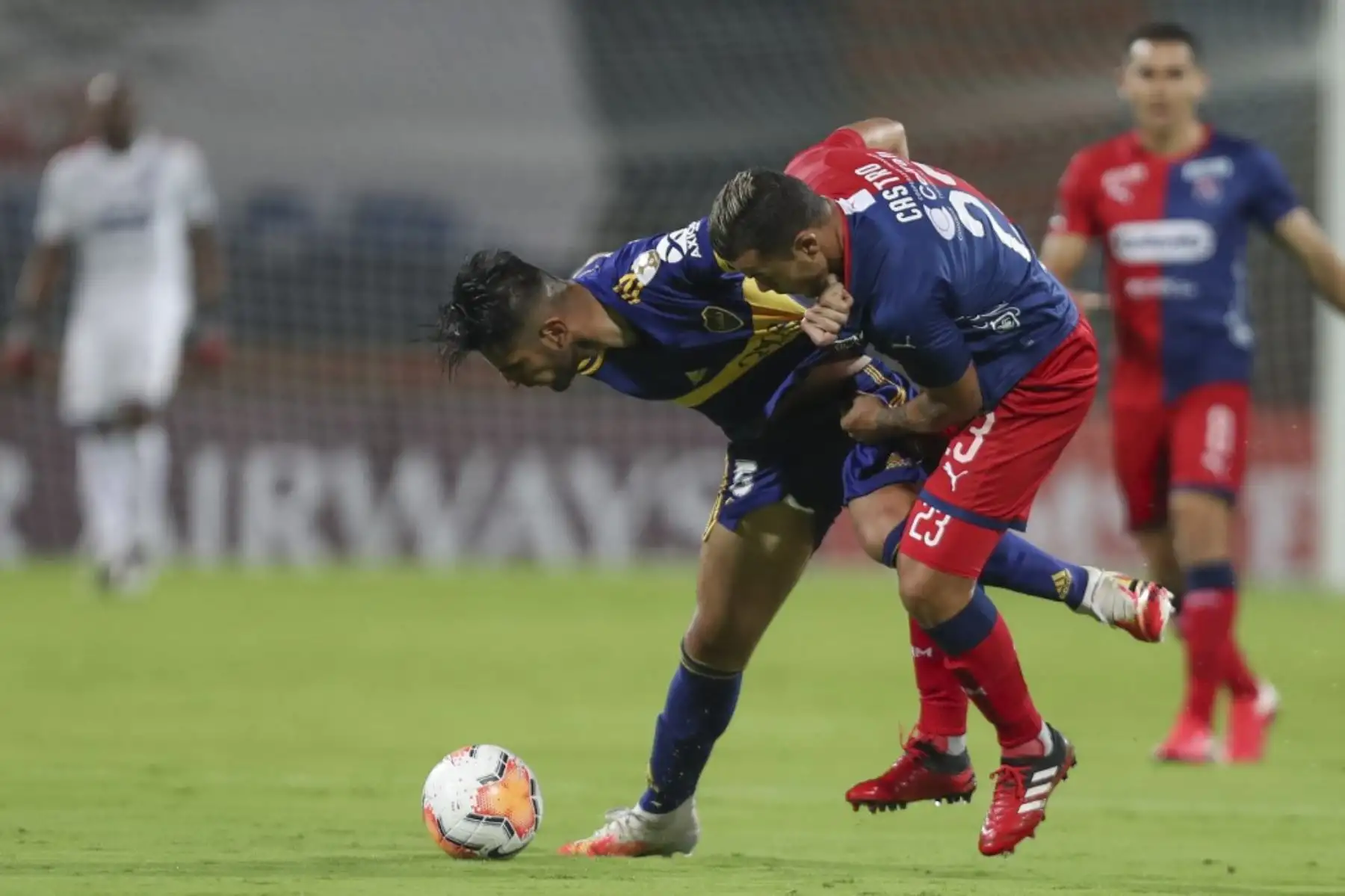 Boca Juniors, con el peruano Carlos Zambrano como titular, enfrenta a Independiente de Medellín de Colombia por el grupo H de la Copa Libertadores. Foto: AFP