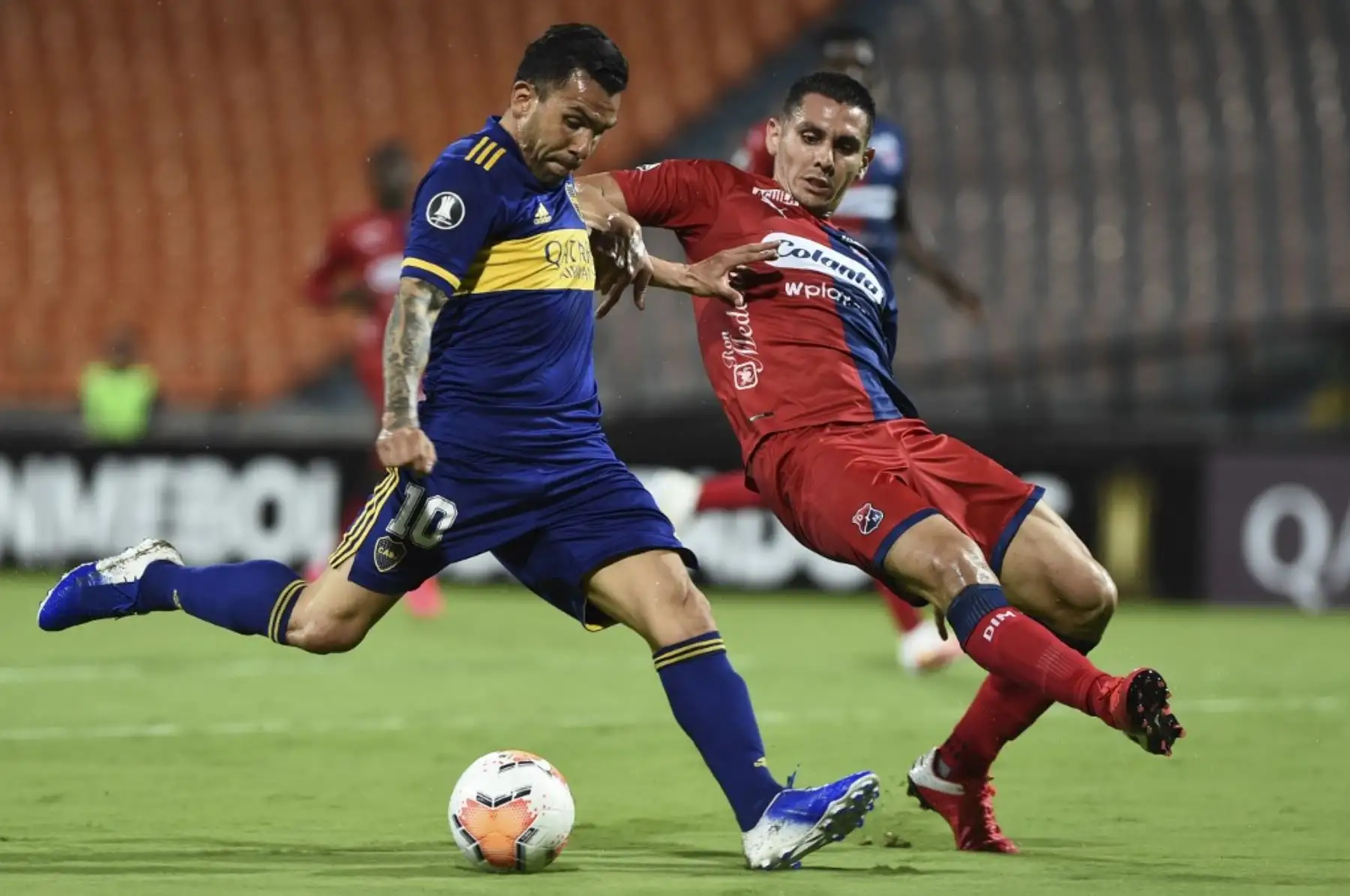 Boca Juniors, con el peruano Carlos Zambrano como titular, enfrenta a Independiente de Medellín de Colombia por el grupo H de la Copa Libertadores. Foto: AFP