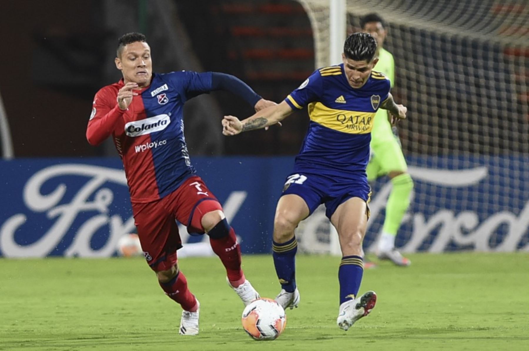 Boca Juniors, con el peruano Carlos Zambrano como titular, enfrenta a Independiente de Medellín de Colombia por el grupo H de la Copa Libertadores. Foto: AFP