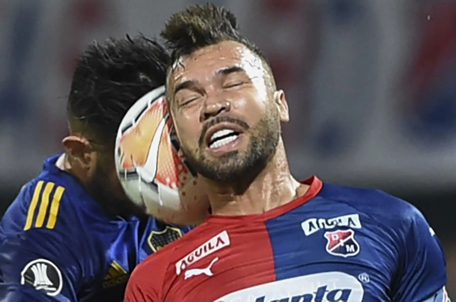 Boca Juniors, con el peruano Carlos Zambrano como titular, enfrenta a Independiente de Medellín de Colombia por el grupo H de la Copa Libertadores. Foto: AFP