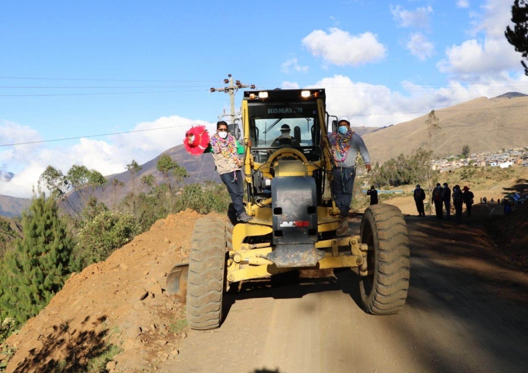Se inició la obra vial para fortalecer la producción de café en el valle de Isquilaya, ubicado en la provincia de Carabaya, región Puno. ANDINA/Difusión