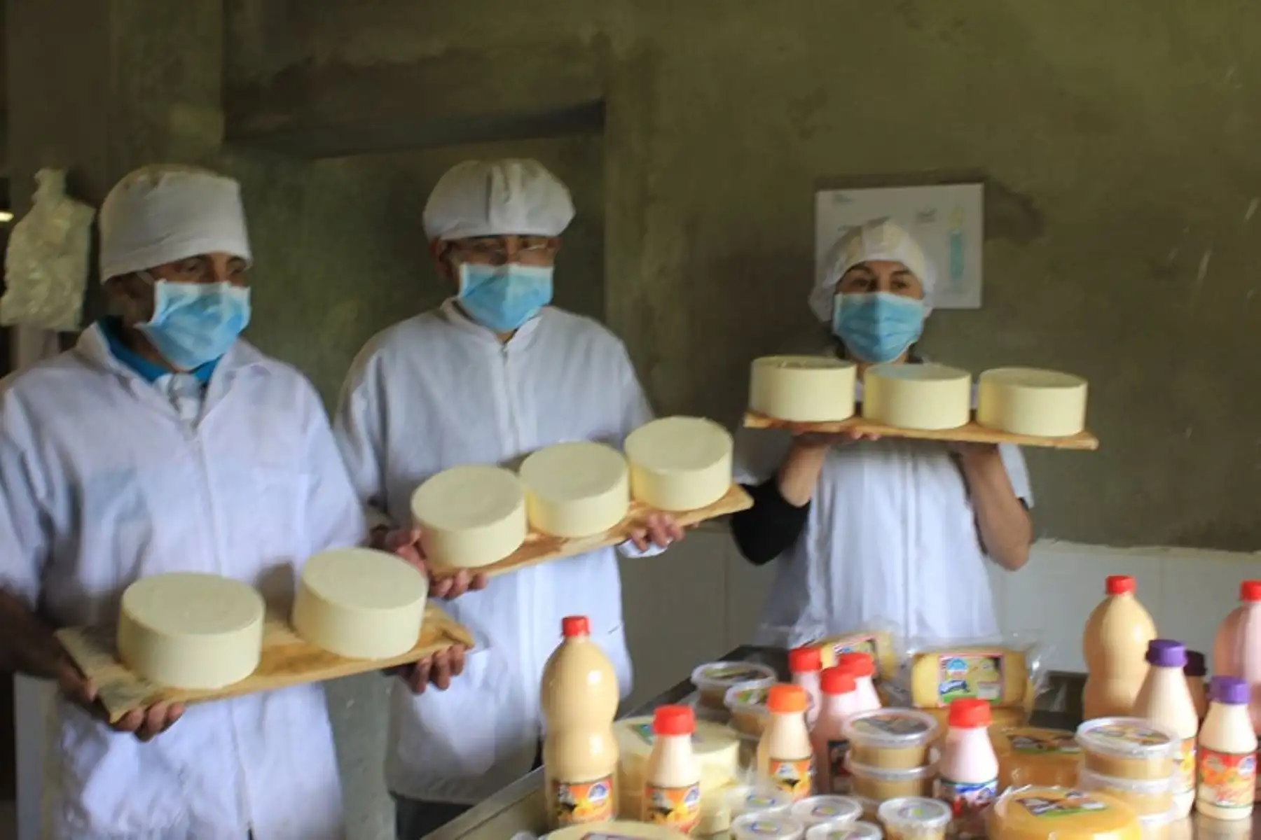 Emprendedores de Haku Wiñay de la provincia de Huarochirí, región Lima, entregan sus productos a domicilio. ANDINA/Difusión