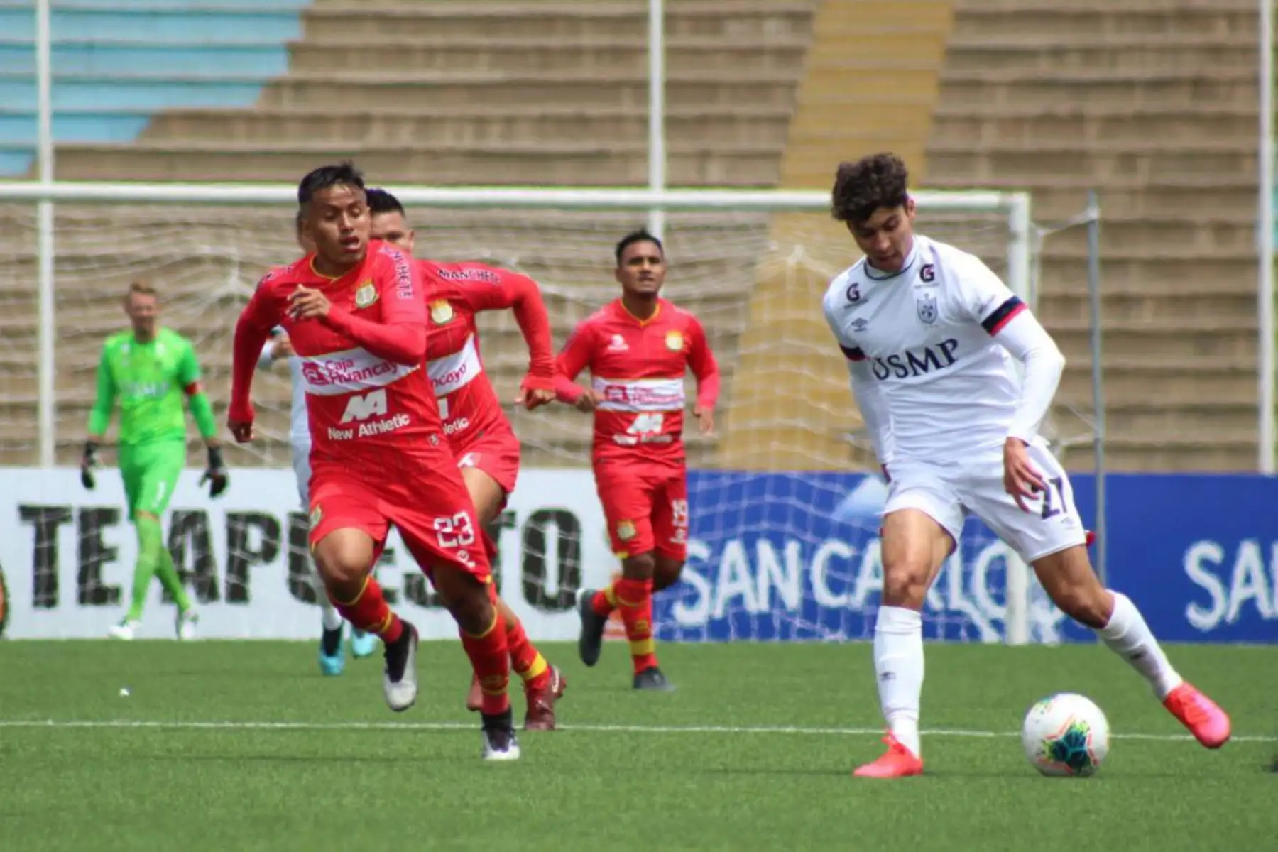 Sport Huancayo y U. San Martín  se enfrentan por la fecha 14 del Torneo Apertura. Foto: Liga 1 en el estadio San Marcos.
Foto: @LigaFutProf
