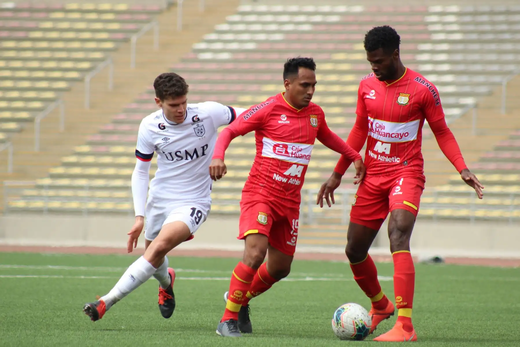 Sport Huancayo y U. San Martín  se enfrentan por la fecha 14 del Torneo Apertura. Foto: Liga 1 en el estadio San Marcos.
Foto: @LigaFutProf