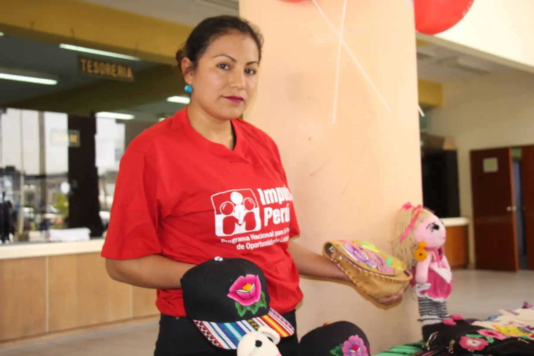 Mujeres mejoran su capacidad de trabajo gracias a programa Impulsa Perú. Foto: MTPE