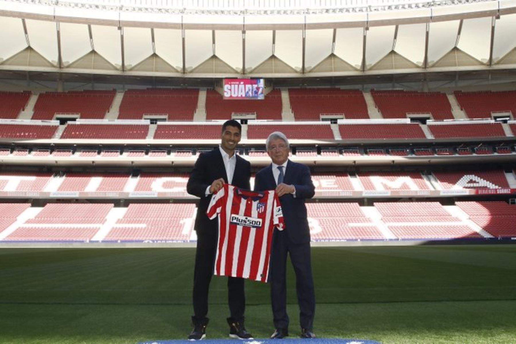 luis Suárez  fue presentado como flamante refuerzo del Atlético Madrid