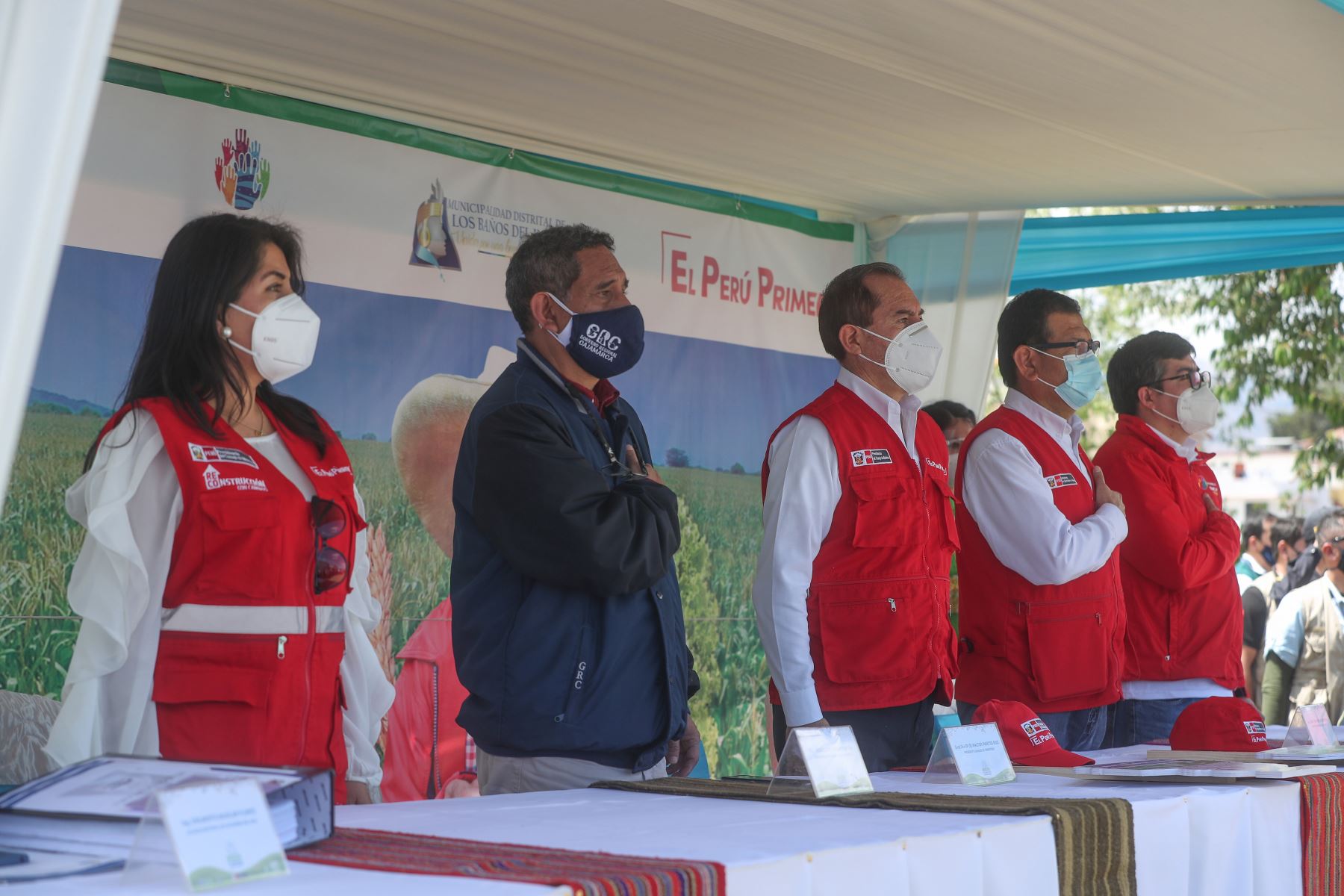 Jefe del Gabinete, Walter Martos, junto al ministro de Agricultura, Jorge Montenegro y el gobernador regional de Cajamarca, Mesías Guevara; participa en lanzamiento del Mercado de Productores Agropecuarios en la región. Foto: ANDINA/PCM