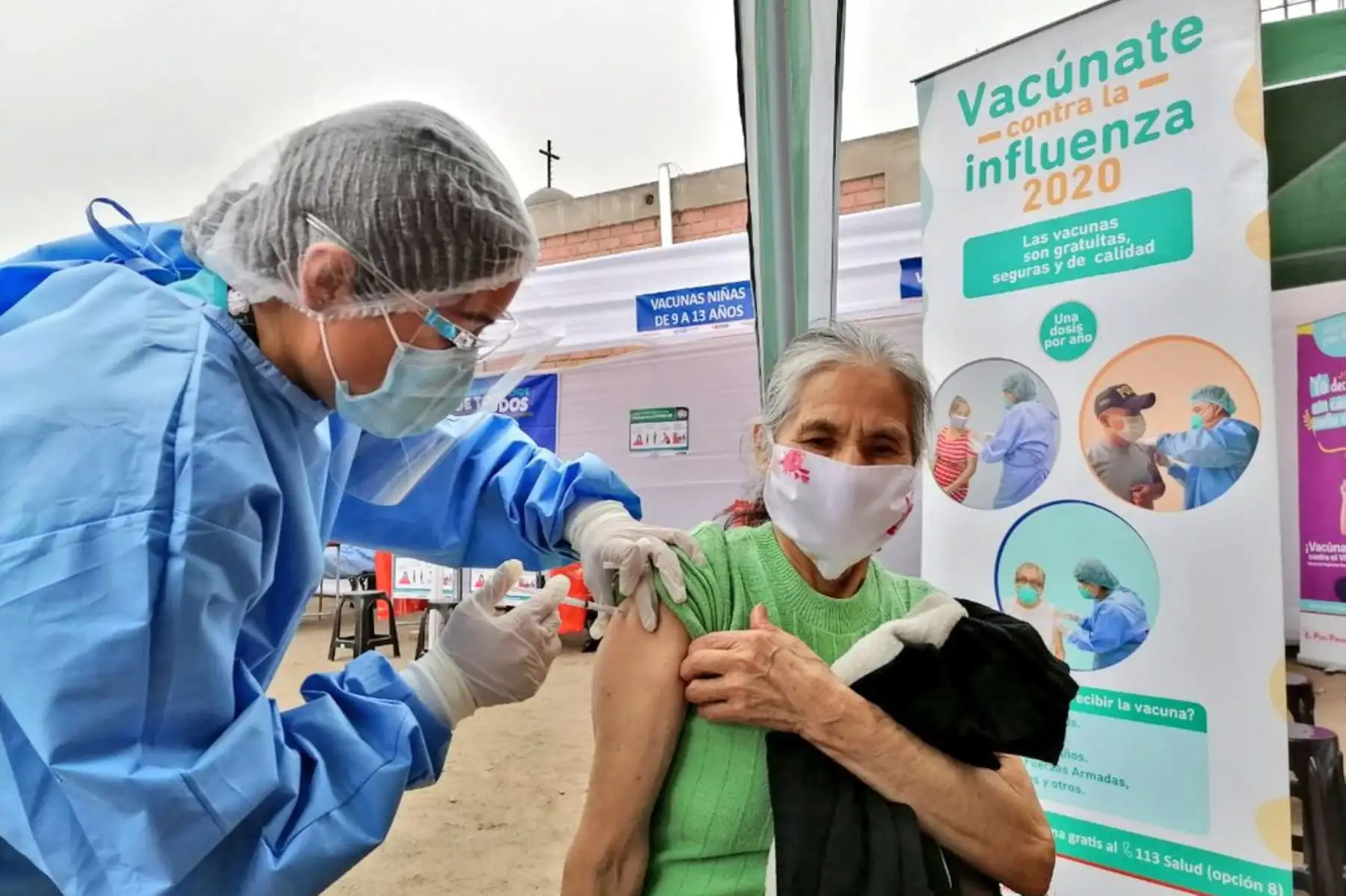 Brigadas del Minsa brindan atención médica y diagnóstico de covid-19 a familias de la zona de Tahuantinsuyo Alto en el distrito de Independencia. Niños y adultos reciben vacunación, descarte de anemia, evaluación visual y odontológica, entre otros.
Foto: Minsa