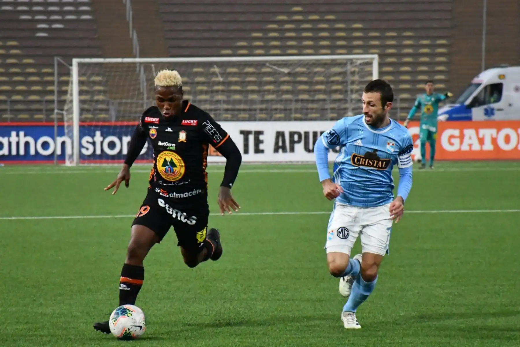 Sporting Cristal   y FC Ayacucho   se enfrentan por la fecha 14 del Torneo Apertura, en el estadio San Marcos.
Foto: @LigaFutProf Sporting Cristal   y FC Ayacucho   se enfrentan por la fecha 14 del Torneo Apertura, en el estadio San Marcos.
Foto: @LigaFutProf