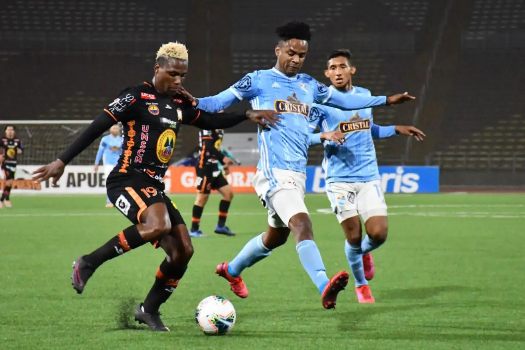 Sporting Cristal   y FC Ayacucho   se enfrentan por la fecha 14 del Torneo Apertura, en el estadio San Marcos.
Foto: @LigaFutProf Sporting Cristal   y FC Ayacucho   se enfrentan por la fecha 14 del Torneo Apertura, en el estadio San Marcos.
Foto: @LigaFutProf